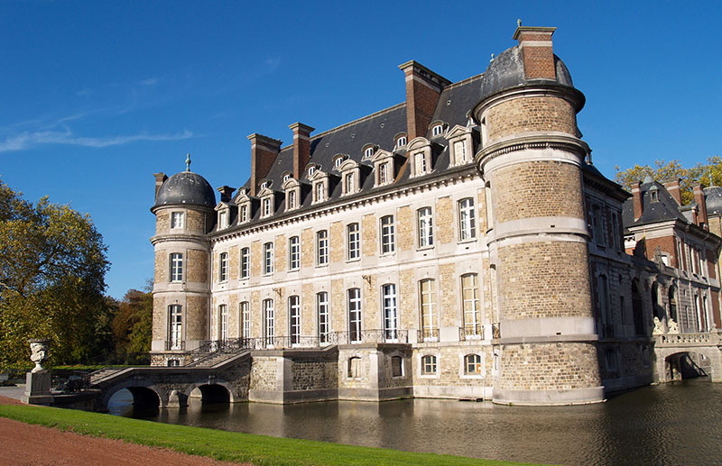 Vie de château et cité minière